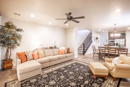 Heated Pool and Hot Tub - Elegant Red Rock Retreat