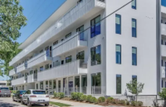 Upscale Cozy Nashville Condo * Pool, Patio, Parking