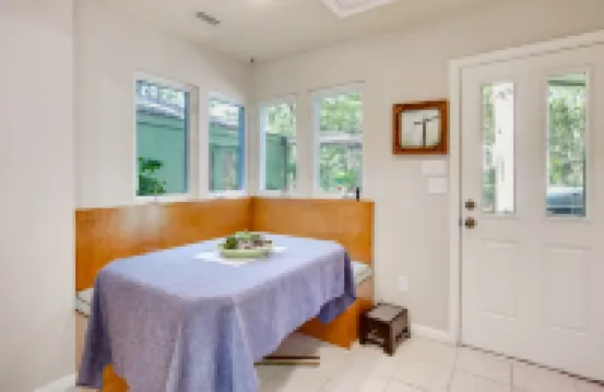 Cozy Patio and Scenic Forest Views - Charming Retreat