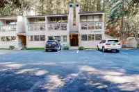 Ski-in/ski-out condo with pool, mountain view, balcony, & easy trail access