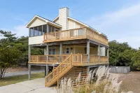 Private Pool and Game Room - Relaxing Coastal Haven