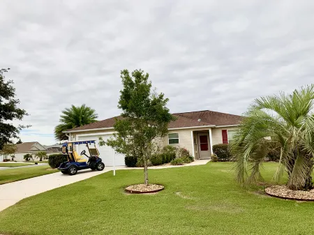 Bright Open Floor Plan and Enclosed Lanai - Inviting Family Haven
