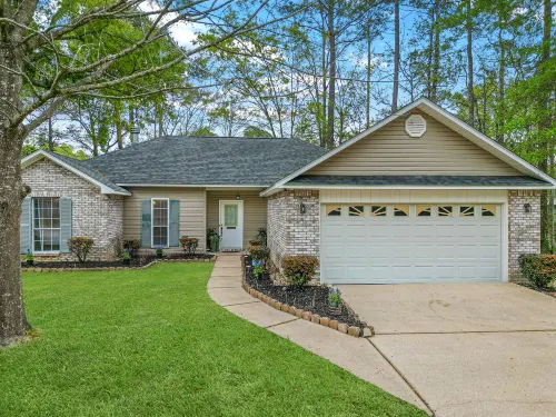 Spacious Patio and Modern Amenities - Stylish Coastal Retreat Hotels in Gulf Park Estates