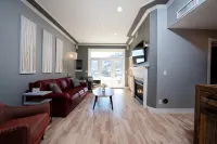 Prime Downtown Location with High-End Finishes - Luxurious Retreat