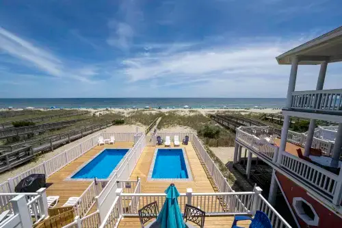 Oceanfront with Heated Pool and Stunning Views - Elegant Coastal Haven 新漢諾威縣住宿飯店