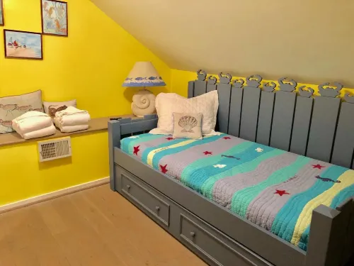 Stunning Golf Views and Modern Kitchen - Charming Cottage Retreat