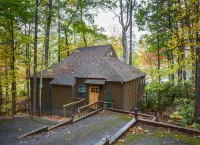 Spectacular Lake Views and Resort Amenities - Charming Villa Escape Hotels in Pickens County