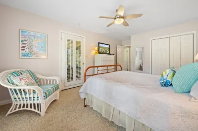 Gorgeous Golf Retreat with Beach Gear - Inviting Coastal Getaway Hotel dekat Pawleys