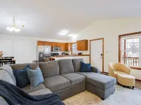 Comfort Awaits at Cozy Get Away - Dog Friendly - 3BD / 2BA + Living Spaces Hotels in Akron