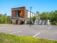 La Quinta Inn & Suites by Wyndham Myrtle Beach Hotels near Freestyle Music Park