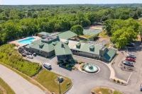 The Eagle's Nest & Bird Watching Hotels in Clear Creek Township