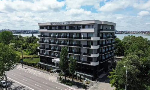 Panoramic Mamaia Hotel