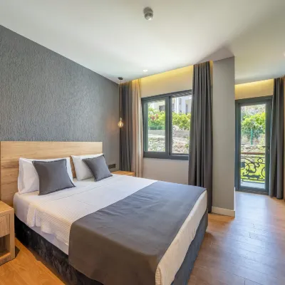 Gündoğan Suites Hotels near Gundogan Beach