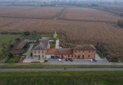 르 마지노 렐레이의 야외 수영장 이미지