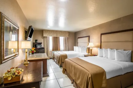 Hotel Baja San Diego Отели рядом с достопримечательностью «Лас Америка Премиум Аутлетс»