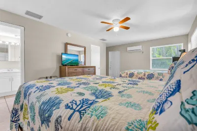 Coconut Cay Resort Các khách sạn gần Curry Hammock State Park