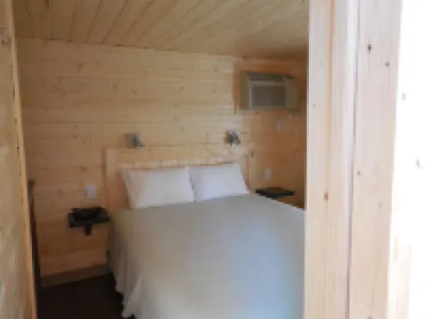 Snake River Cabin Village