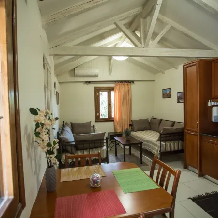 Acrocorinth Apartments