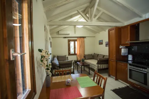 Acrocorinth Apartments - Mountain View