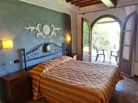 Antico Borgo Il Cardino Hotels in Casole d'Elsa