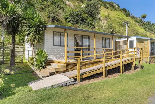 Port Waikato Holiday Park - Pet friendly