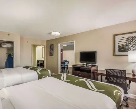 クオリティ イン & スイーツ クインシー - ダウンタウン クインシーのホテル