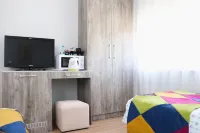 Foxxy Luxury Apartments Hotels in Aerodrom