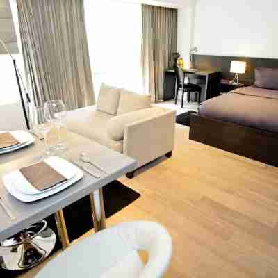 Flat Moliere Rooms