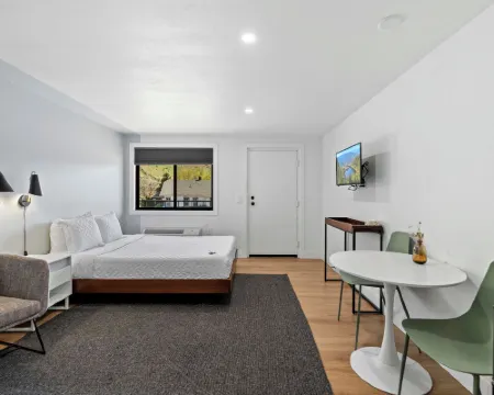 羊絨客棧 奇蘭縣酒店