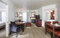 鳳凰城格倫代爾/皮奧里亞 Residence Inn 飯店 PRM Association Management附近的飯店