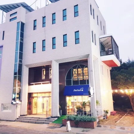 Gallery Family Hotel