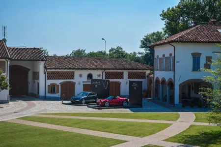 Hotel Sesmones Отели в г. Spino d'Adda