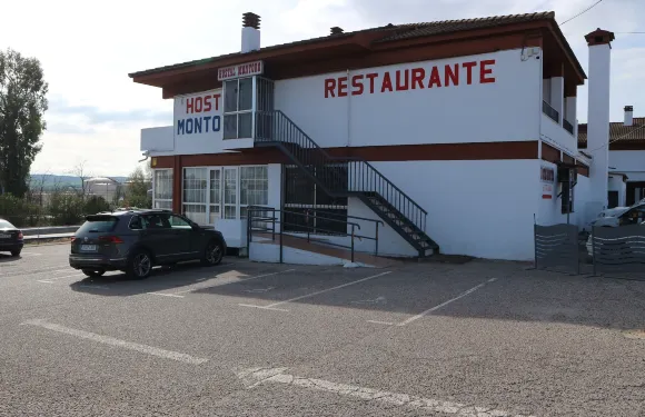 蒙託羅餐廳青年旅舍