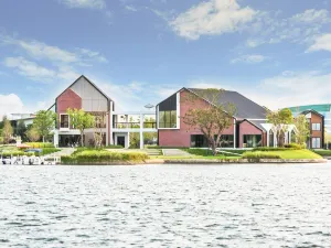 Saksiam Lakeside Resort  Certificate