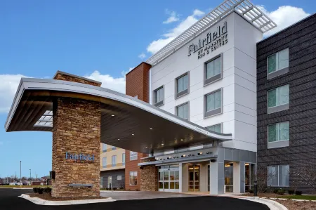 Fairfield Inn & Suites Chicago Bolingbrook Отели рядом с достопримечательностью «Парк Плиммер»