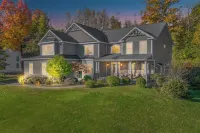 Home theater, pool, spa close to SU, Downtown Hotels near Syracuse Regional Aviation Museum