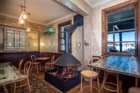 Metropolitan Hotel Hotels in Orange