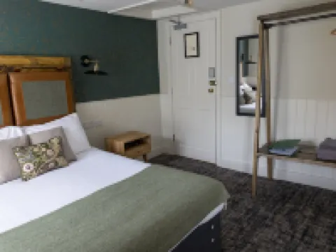 Royal Oak Hotels in Dover