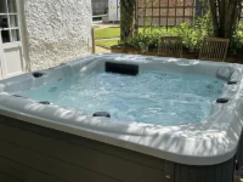April Cottage Hotels in Lymington