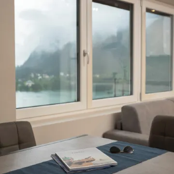 SnowLake Suite & Apartment
