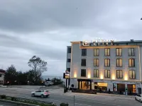 The Marine Hotel Hotel di Arsin