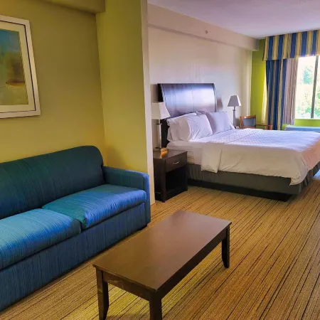 Holiday Inn Express & Suites WILSON-DOWNTOWN by IHG