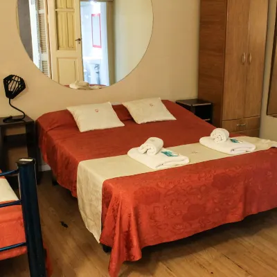 Casi Guemes Hotel Отели рядом с достопримечательностью «Концертный зал Quality Espacio»