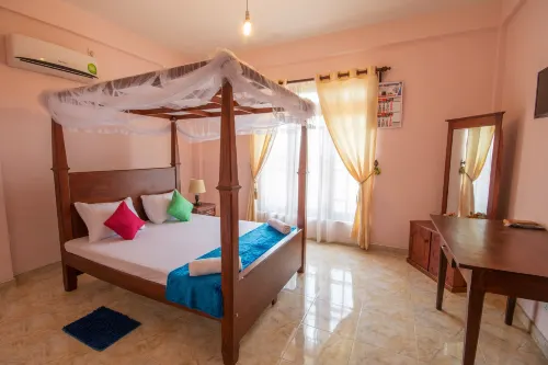 Roylanka Inn