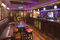 Canal Court - Baarit