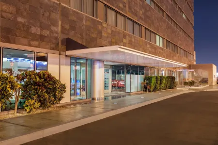 Wyndham Costa del Sol Lima Airport Отели рядом с Аэропорт Хорхе Чавес