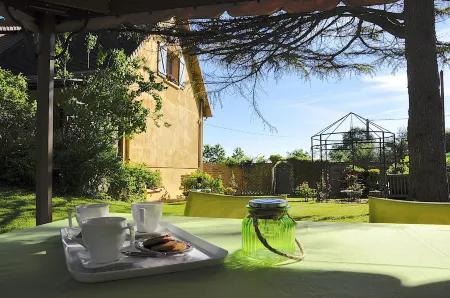 Au Jardin de Lisa Отели рядом с достопримечательностью «La ferte bernard rue alfred»