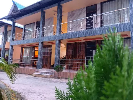 Royal Villa Beach Resort Отели рядом с достопримечательностью «Радханагар Бич»