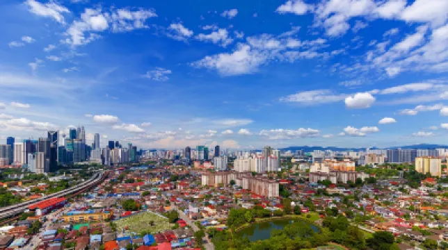 Datum Jelatek Sky Residence Kuala Lumpur, Roam Hotels near myBatik (only by appointment)