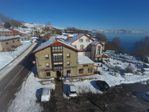 Pensión El Carloto Hotels in Campoo